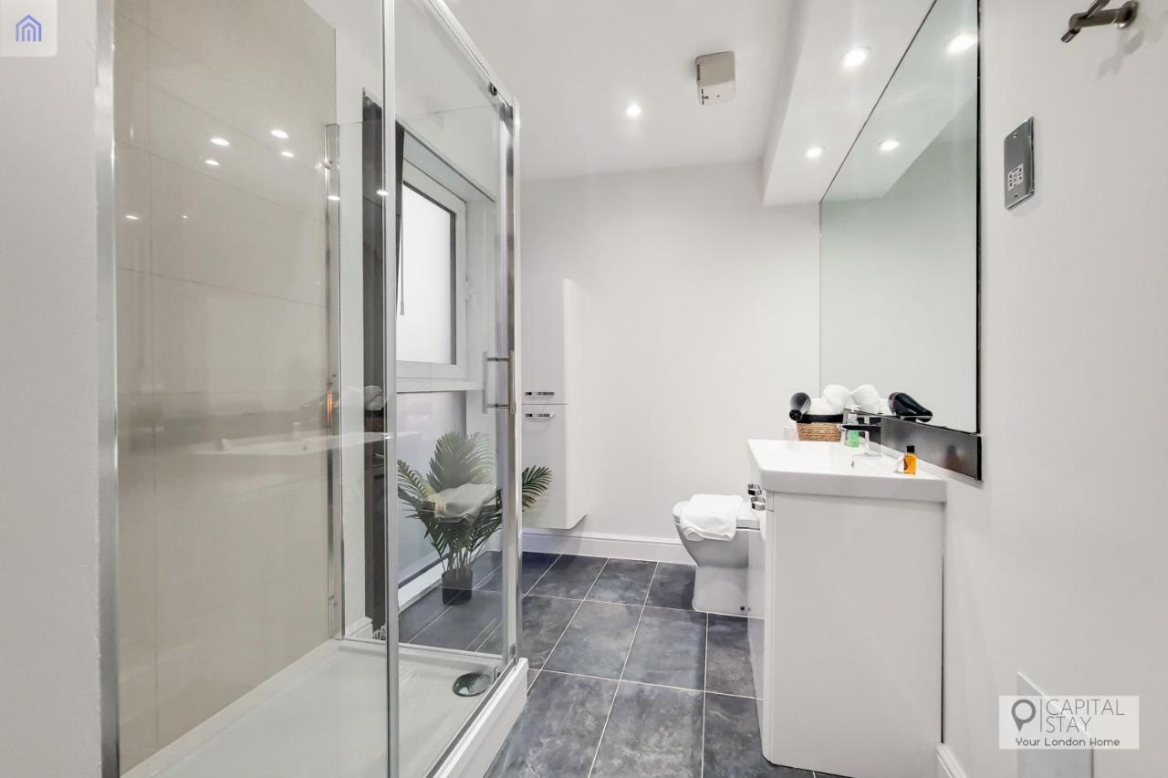 Free Parking - Stylish Three Bedroom Apartment By London Excel Dış mekan fotoğraf